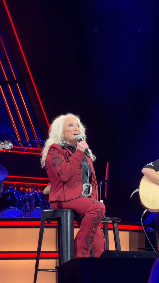 We remember that day like it was yesterday, @thetanyatucker 😉♥️