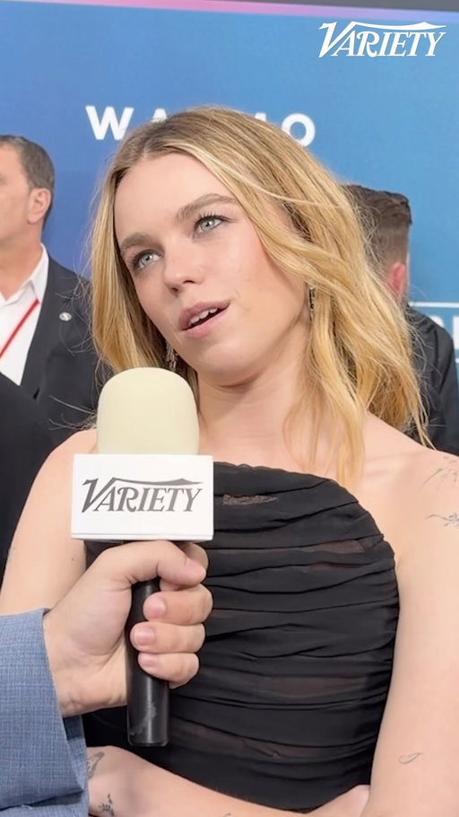 #MillyAlcock says her version of Supergirl is “objectively” stronger than #DavidCorenswet’s Superman, but in a one-on-one fight, he’d just “let [her] win”