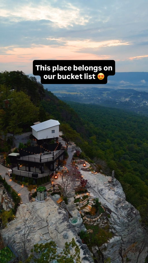 Is @boltfarmtreehouse also in your bucket list? 📌⛰️