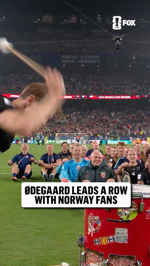 One of the best angles of the Norwegian Row you will ever see 🇳🇴

An ELITE celebration from Norway after clinching the Round of 32