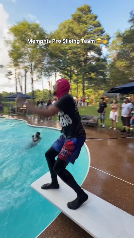 it’s that serious 😭 @olympics 

follow @rayodigie for more

#explorepage #viral #reels #slicing #memphis #poolparty #summer #pool #party
