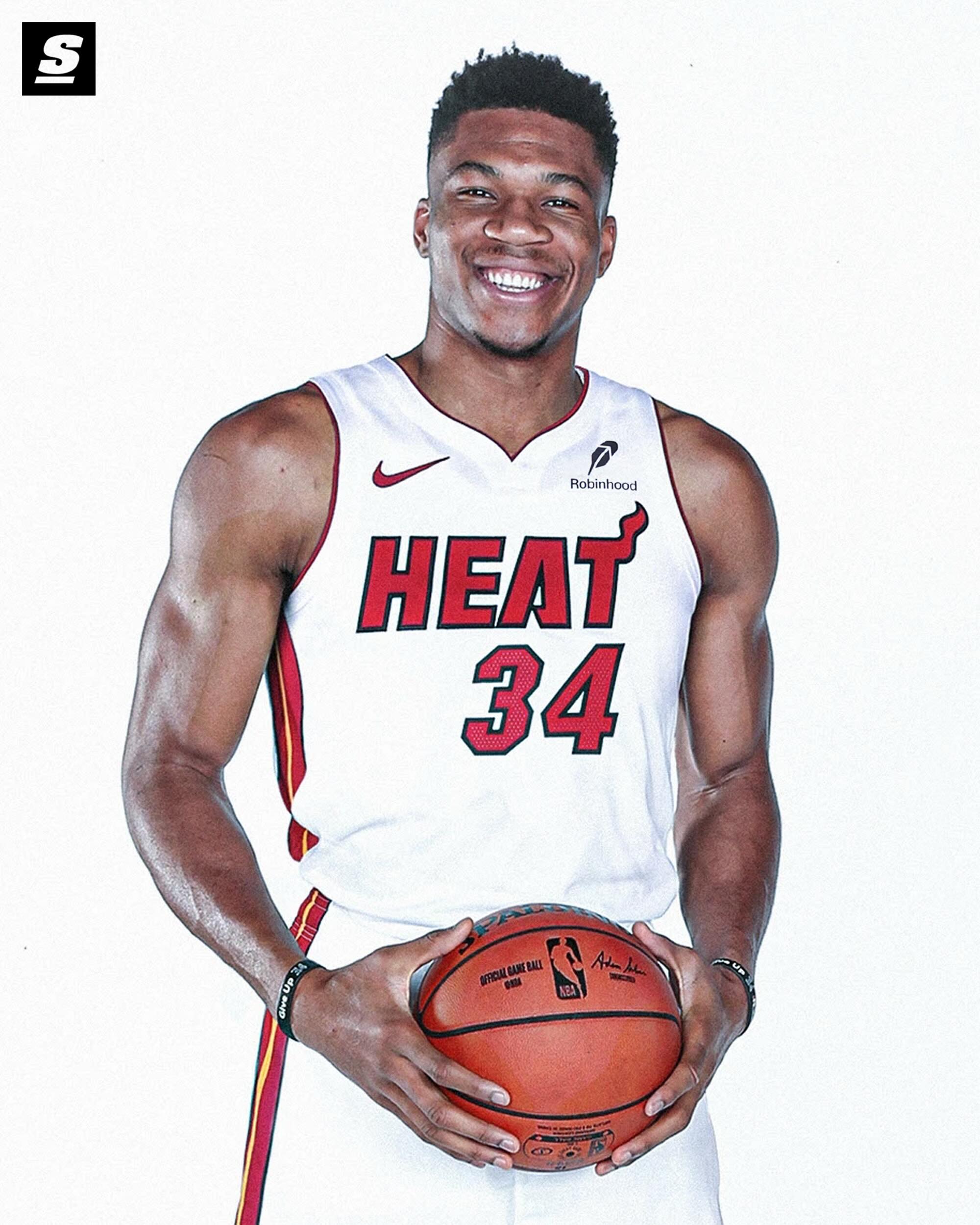 BREAKING: THE BUCKS ARE TRADING GIANNIS ANTETOKOUNMPO TO THE MIAMI HEAT! 🥵
[h/t @shams]