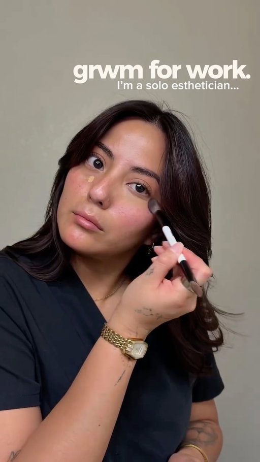 Me freaking out about finishing my sunscreen… yup sounds about right lol but this is my simple makeup routine before work✨ and if you are in Denver and are looking for facials, brow lamis, korean lash lifts… I’m your girl😜🤏🏼

@sknbossbyana 📅🫧

#denveresthetician #denvercolorado #soloesthetician #denverfacial #koreanlashlift