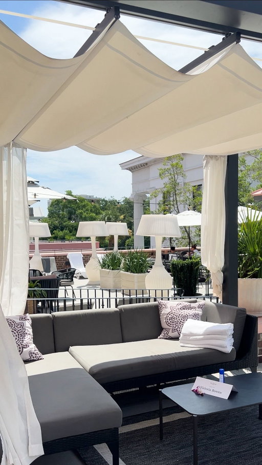 Where to book the ultimate pool day in Charleston🩵

@millshousehotel is a stunning property with a rooftop pool meant for Charleston summer days! From their cabanas to the frozen bevs, this was the perfect spot to relax and take in the  heat. ‼️The best part is you do not need to be a hotel guest, you can book a cabana day pass on @resortpass 😎

The cabana can host up to 6 guests which would make it the perfect spot for a bachelorette hang and super reasonable to split amongst a group!