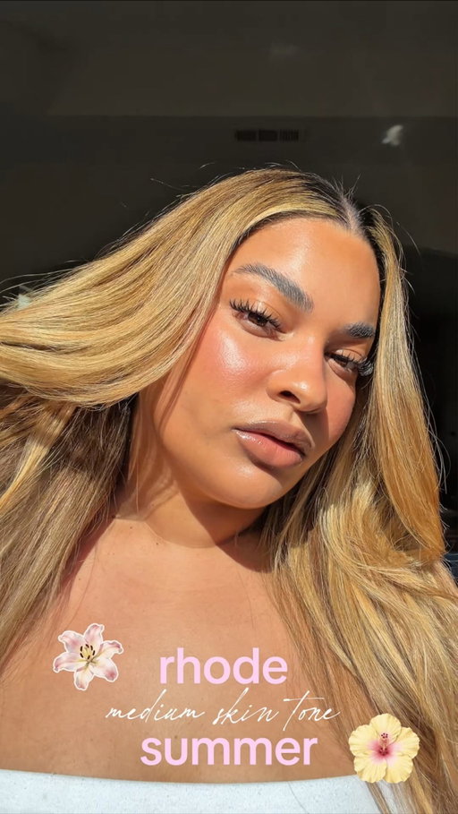 @rhode summer launch  on medium skin tone #rhode 

Products used: 
Pocket bronzer in shade sip and sunbed 
Pocket blush in tan line 
Lip shaper in squeeze 
Lip peptide in colada 

Which are your faves? Are we shade twins?