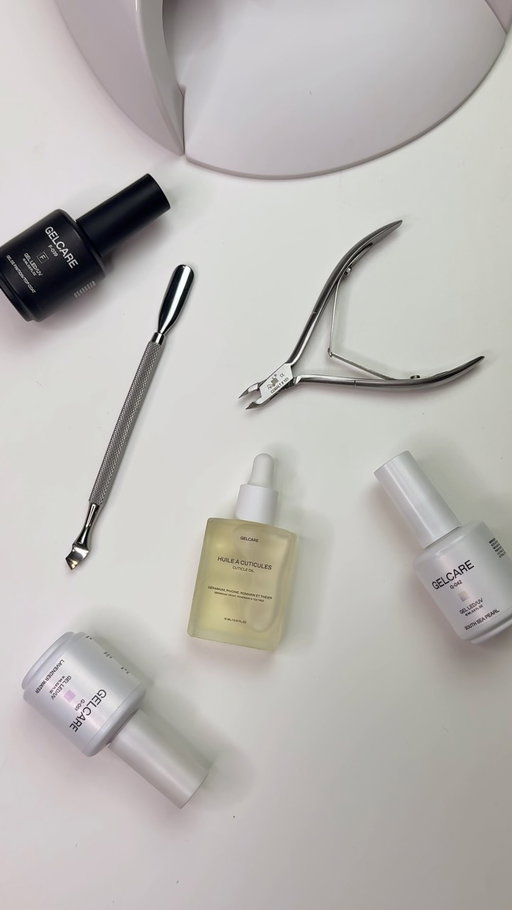 Ton vernis gel ne tient pas 2 semaines ou plus ?! Tu fais probablement une ou plusieurs de ces erreurs courantes…! PS : C’est normal qu’en débutant on soit moins attentive aux petits détails, mais ils font toute la différence pour une application professionnelle et une tenue impeccable. Autre chose qui peut réellement aider : utiliser des bons produits professionnels. Depuis des années j’utilise exclusivement @gelcare.offical sur mes ongles car c’est québécois et la qualité respecte mes attentes.

Bonne nouvelle : ils sont maintenant disponibles chez @pjcjeancoutu donc vous pourrez vous les procurer plus facilement ! 🙂

Couleurs utilisées : lavender water + south sea pearl

#pub #gelcare