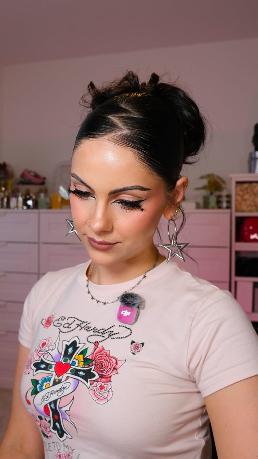 Hair inspiration ✨ An easy y2k claw clip hairstyle with a zig zag part 🩷 Loveeee! Save this down as a summer hairstyle idea 💡 

products: 
@panteneuk mousse
@tresemmeuk freeze hairspray
@got2b brow + edges 
@ghdhair jelly chronos lim ed
@amika hair styling oil

#hairstyleideas #90shair #y2khair #hairtutorial #slickback 
Updo hair | updo hairstyles | slick back hair