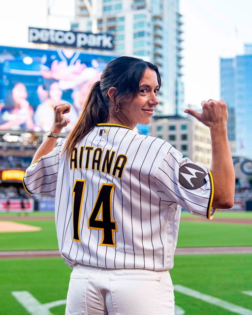 I was thrilled to throw the ceremonial first pitch at yesterday’s San Diego Padres game. Thank you for the warm welcome and the great atmosphere. I really enjoyed the American experience! Mucha suerte para el resto de la temporada @padres ⚾️