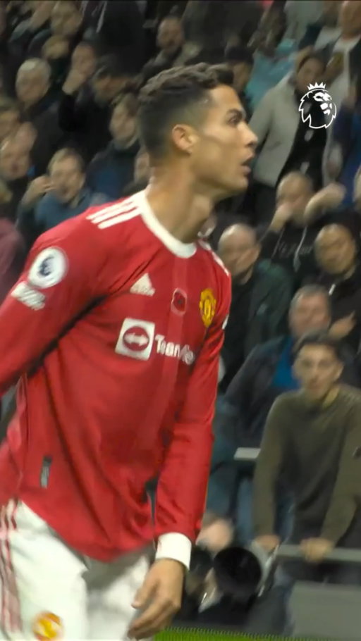 Cristiano Ronaldo scores from Bruno Fernandes' assist! 🎯

Portugal and @manutd ✨heritage✨