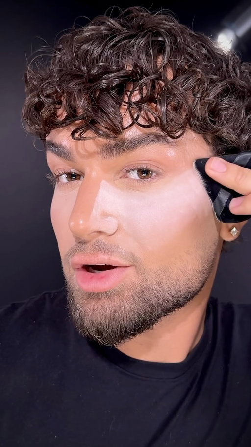 GIRL!!! STOP SETTING YOUR UNDEREYES LIKE THIS IF THEY ALWAYS CREASE 👀 @anua_global A D 

#makeup #makeupartist #beauty #beautyhacks #makeuptutorial