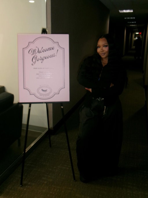 Can I dump & pop it right quick!!??? cause I just wanna thank literally EVERYBODY!!! who has supported me, bought your tickets, showed up, showed out, enjoyed themselves, help set up etc etc😩 I really couldn’t be more thankful than I already am. I’m soooooooo happy that my ladies came out & put their best foot forward & trusted me with guiding them & showing them how to do their makeup. I had so much fun & I’m sure they did too!! I can honestly say my THIRD class was super successful, the ambiance was everything & I’ll do it ALL OVER AGAIN!!! Thank you thank you thank you so much!!! To all my ladies that came PLEASE keep practicing all the tips, secrets & tricks that I taught you EYE PROMISE it gets easier & then eventually you won’t be needing me anymore 😔😭 It’s really not just about the money for me I really do love helping people out. If i can help take a load off I WILL + I thoroughly do enjoy teaching people how to do their makeup so they can see that it’s not as complicated as you think. THANK YOU AGAIN 😭💕💕 Until next time….. will you be there? #MaryOnTheBeat #nolamua #neworleansmakeupartist #makeupclass #makeuptutorial 
•
•
Set up: @luxurypicnicsnola 
Model: @liyahjalai
hair by: @jess_thehairblesser 
hair from: @jritzyhaircollection