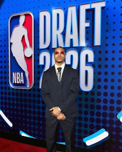 @dariusacuff5 understood the assignment 🙂‍↕️🙂‍↕️🙂‍↕️

Now the only question is… who’s making the call? 📞 

#NBADraft | #IMGAcademy