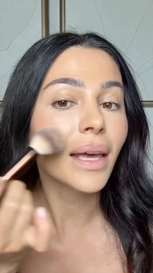 Added @anua_global’s Blue Dewy Spray to my makeup routine and it’s been a dewy dreaaaam! Sandwich this microfine mist between each step of your makeup and it’ll give you the most refreshed, glowing makeup. Link in bio for Prime Day… Under $15 btw 🙌🏼 [video made in partnership with Anua Global] 

#primeday #bluedewyspray #amazonprimeday #primedaydeals #amazonmusthaves
