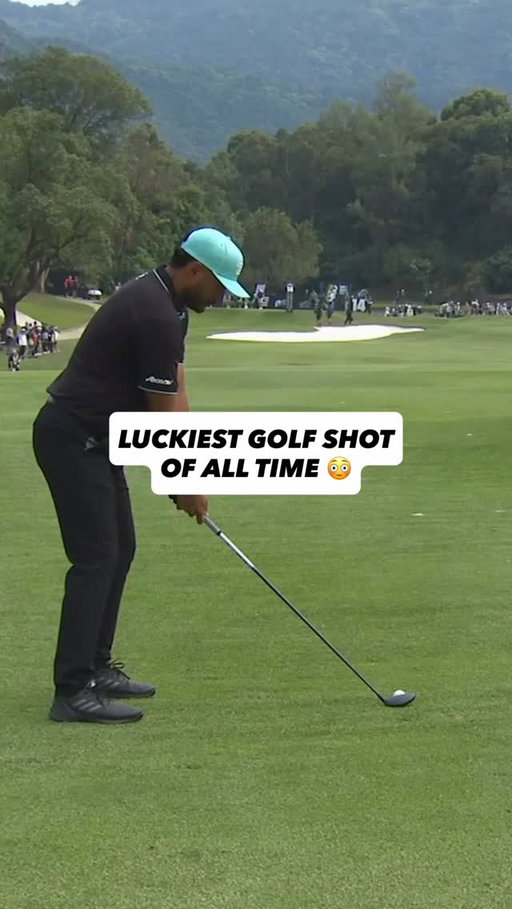 Breaks don’t get better than this 😱

#LIVGolf | @torquegc_