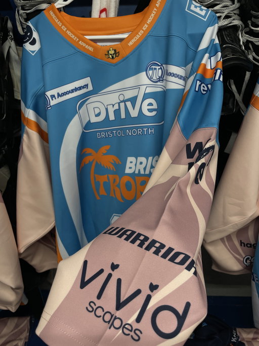 Couldn’t resist taking one for the team 👀

Proud to see the Vivid Scapes logo on the special edition @bristolpitbulls's kit.

We're incredibly proud to sponsor the Bristol Pitbulls and support a club that brings together players, fans and local businesses across Bristol. A huge thank you to everyone at the club for making us feel so welcome.

We're excited for what's ahead and can't wait to continue supporting the Pitbulls 💙