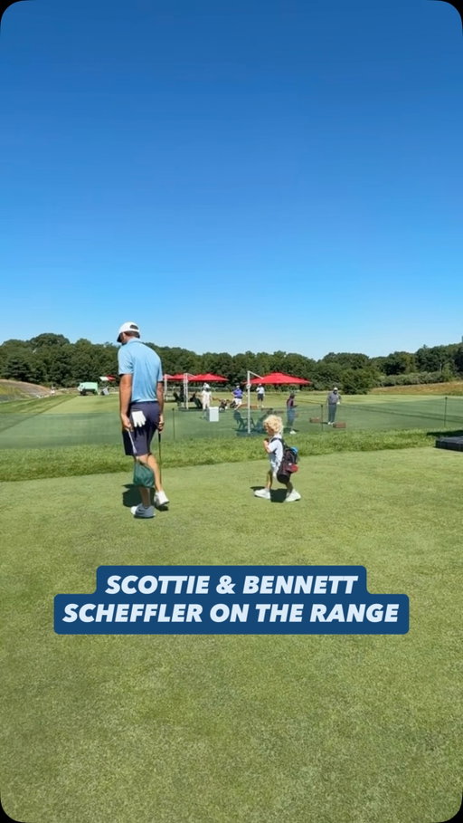 Bennett’s tiny golf bag next to Scottie’s staff bag 🤌
