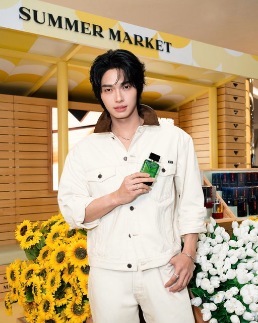 Prada Beauty Ambassador Win Metawin visits the Prada Beauty Summer Market in Jakarta.

#PradaBeauty #PradaMakeup #PradaFragrances #PradaPeople