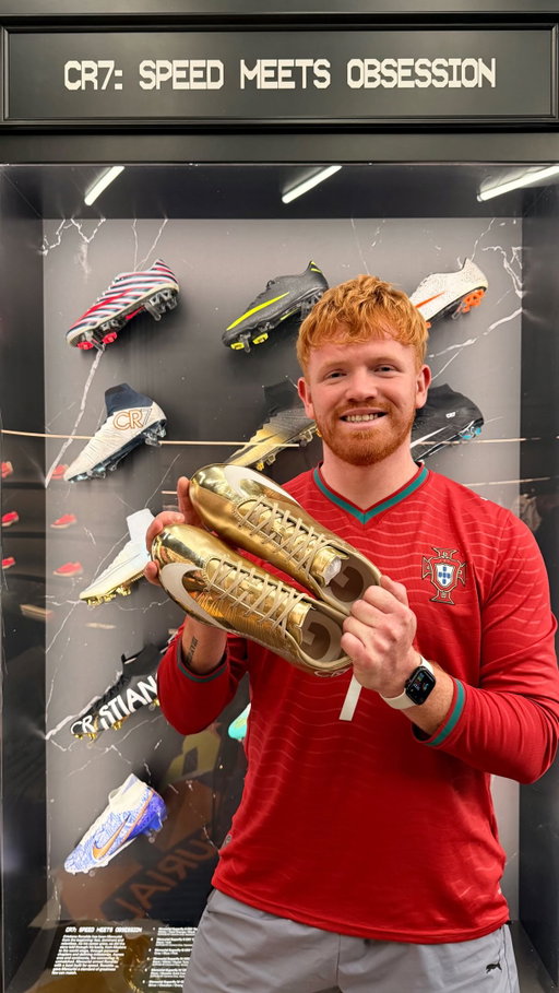 NEW CR7 GOLD MERCURIALS‼️🤩
-
This morning I headed to House of Merc on 21 Mercer Street to cop the new Nike Mercurial Superfly I RGN made for Cristiano Ronaldo after scoring in his SIXTH consecutive World Cup! Nike Football dropped this super limited golden football boot to commemorate the GOAT. 🐐 
-
#nikefootball #cr7 #mercurial #ronaldo #worldcup