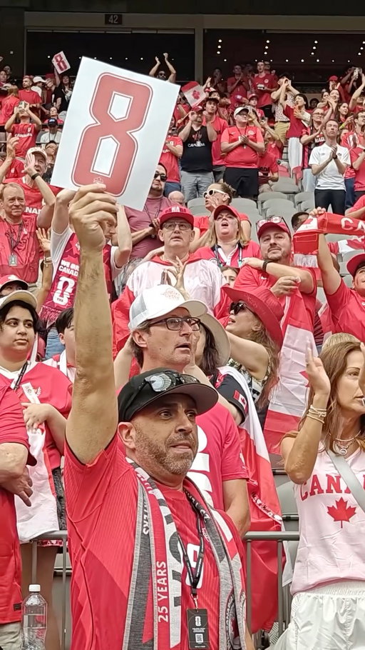 Our number 8 lives in every seat today ❤️

Notre numéro 8 vit dans chaque siège aujourd’hui ❤️