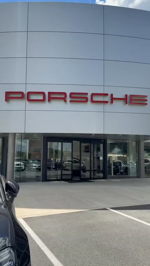 A few passes, a few laughs, and a little soccer fever.

We’re getting into the spirit at Porsche Tysons Corner.
.
.
.
#Porsche #PorscheLife #VA #Virginia #ViennaVA #TimelessMachine #ThereIsNoSubstitute #PenskeAutomotiveGroup #TysonsCorner #PorscheUSA #PorscheTysonsCorner