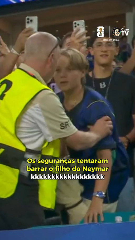 OS SEGURANÇAS TENTARAM BARRAR O DAVI LUCCA, FILHO DO NEYMAR, DE CHEGAR ATÉ O PAI NO FINAL DO JOGO, PÔ 🤣🤣 KKKKKKKKKKKKKK QUE VÍDEO LENDÁRIO HAHAHAHAHA

🏆 𝐒𝐄 𝐓𝐄𝐌 𝐂𝐎𝐏𝐀, 𝐄𝐒𝐐𝐔𝐄𝐂𝐄! É na CazéTV! 🤩📺

#CopaNaCazéTV #TempoRealCazéTV #Cztv27 #Original #Neymar