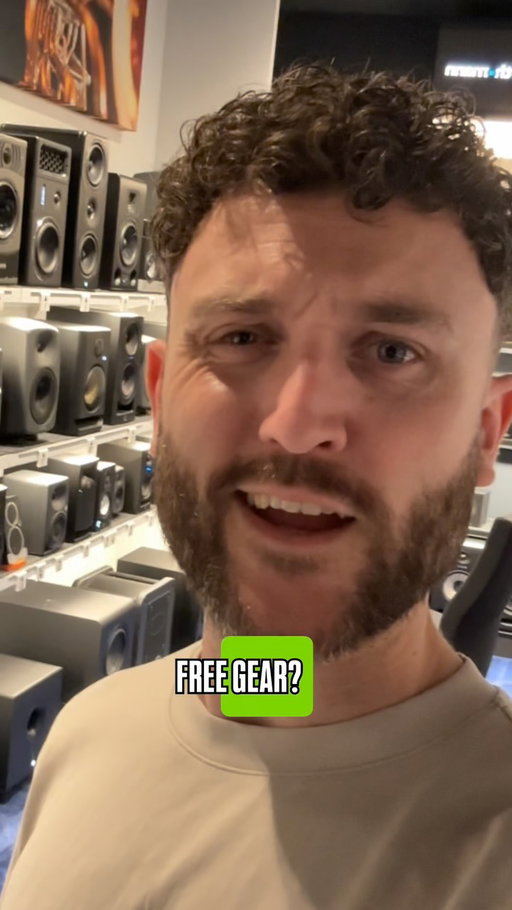 Wanna win some fee gear?! Join the Beatmaking contest and use the samples and loops we recorded at the Thomann Shop to win some cool prizes! Comment ‘contest’ below and i’ll send you the link!
