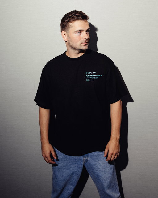 Third time louder.​

Replay and @Martingarrix continue a collaboration built on shared creative vision. This latest release highlights the artwork at the heart of the collection.​

Shop the drop.​

#Replay4MartinGarrix