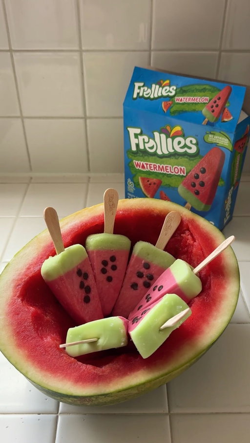 new fav party trick: hollow out a watermelon and serve watermelon frollies as a frozen treat 🍉 made with real fruit juices/purees!

#watermelon #watermelonhack #hosting #summertreat #summerday