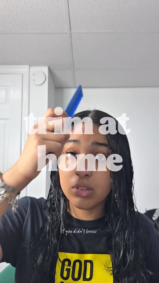 GET THEM SPLITS ENDS OFF😤

my maintenance trim in between my curly cuts because i will botch myself if i attempt on myself😅 

& really don’t try at home unless you are a professional🙂‍↕️🙂‍↕️🙂‍↕️🙂‍↕️

#haircut #curlyhair #hairstylist #curlynaturalhair #rizoscurls