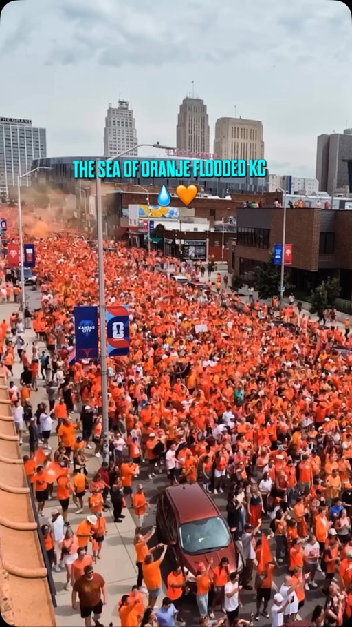 Now THIS is how you do the World Cup 🤯

Once in a lifetime mems with our Dutch friends 🫶🧡