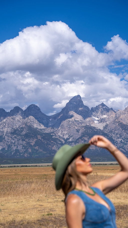 Getting the itch to get back out west again…!! Jackson Hole will forever be my favorite place to visit. There is just something about those Tetons that makes your soul feel free.

#jacksonhole #visitjacksonhole #travelcontentcreator #travelcontent #jacksonwy
