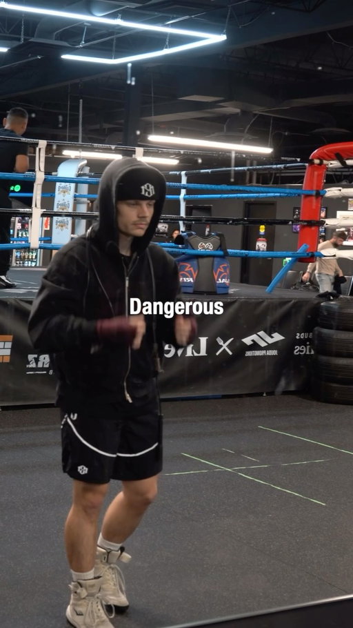 Starting late in boxing is one of the most dangerous things you can do. But used properly it can teach you more then you could have asked for. @chmpmdst 
-
-
-
#boxing #boxeo #boxingtraining #boxinglifestyle #championmindset