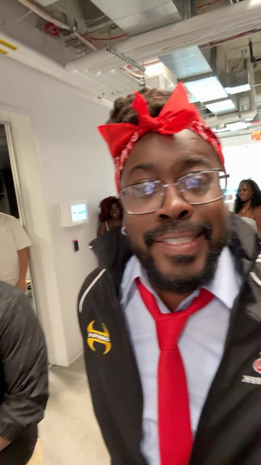 SIM SIMMA 🤪 We loveee you Beenie Man! Where my 2000 babies at?! #explorepage #explore #fyp #zoespencer #trending