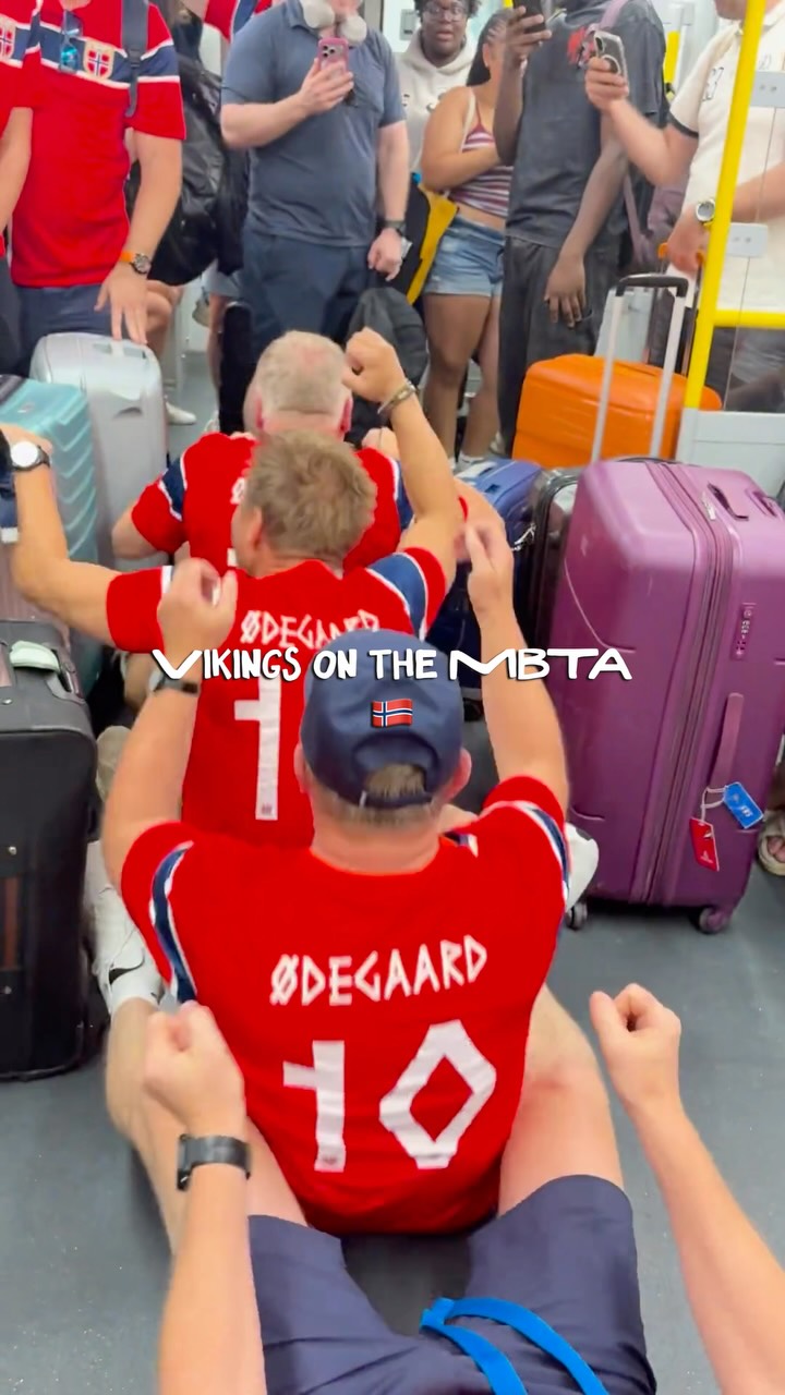 The Norwegians are back in Boston ahead of tomorrow’s France vs. Norway game and doing the Viking Row on the Rød Line 🚣🇳🇴⚽️

🎥: Posted with permission from @/rndm_name_gen on teddit Boston