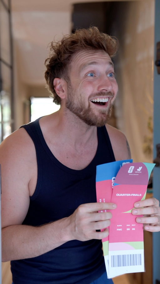 AD @deliveroo are sending people to Miami... which feels like a sentence I didn’t expect to say today 😂

So here’s the deal... order literally anything on Deliveroo over the next 5 days and you’ll be entered into a prize draw to win FIFA World Cup 2026TM Quarter Final tickets in Miami ✈️⚽️ Flights, hotel AND spending money included, which is frankly a much better prize than anything I could’ve given you.

There are 3x pairs up for grabs per day, so the odds are looking a lot healthier than me trying to get tickets myself 😅

If you win, all I ask is you think of me while you’re there. Maybe send a postcard. Or a fridge magnet. I’m not fussy ❤️ 

18+. UK only, excludes ROl. Place an order on Deliveroo to enter the daily prize draw and a chance to win 1 of 3 pairs of tickets. Includes Miami QF match tickets, return flights from Heathrow and 2 nights hotel accommodation. Daily draws run between 23 June 10:00 and 30 June 23:59. Total 25 prizes available, x2 tickets per prize. Full T&Cs apply, see deliveroo.co.uk/terms.
