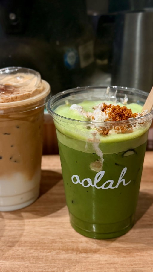 Just a late night maintenance run to take the edge off. My brain genuinely refused to let me rest until I got this exact flavor profile from @oolahmanila. 

Queue was undeniably long, but I was happy with our matcha drinks! Good things really are worth the wait. 🍵😉

#matchadiariesbyjash #minivlogsbyjash #cafevlog #matchafix #yourmatchagirliepopjash