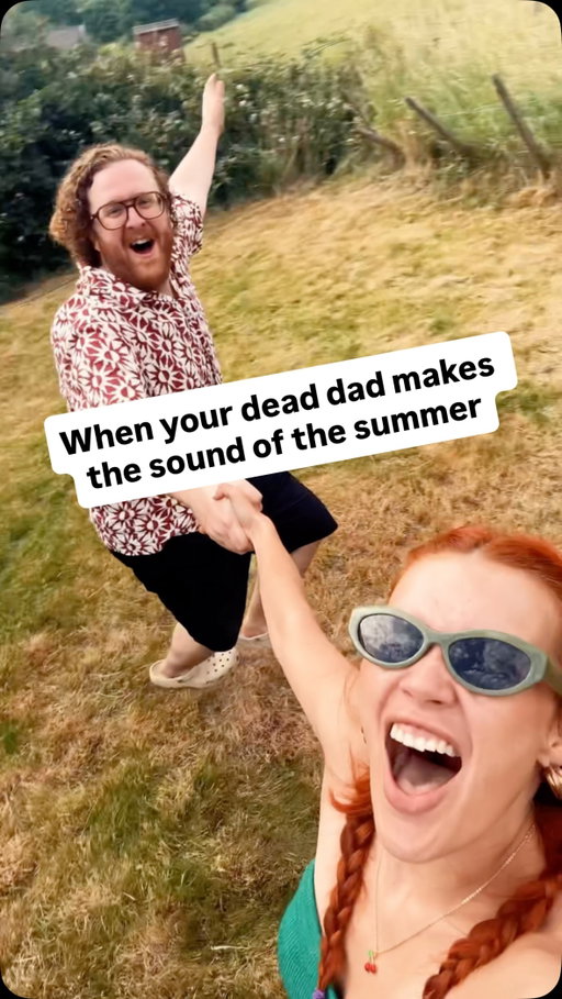 LISTEN AFTER I DIE IS OUT TODAY! 💚💚 Along with an incredible remix by @eliasemanuel__ Thank you so much to everyone that sent us a video to celebrate the life and styles of Lee Tyson, an American Hero, gone too soon. 🕊️ 🇺🇸 
Also big fat thank you to @realbrettdomino for recomposing the MANY copyrighted elements that Lee Tyson stole from the internet. 
#newmusicfriday #skinwigs #altpop
