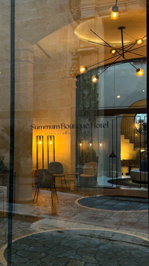 Porque los mejores recuerdos nacen en lugares únicos. 🏛️

Because the best memories are made in unique places. 🏛️

#summumboutiquehotel #themeliacollection #palma