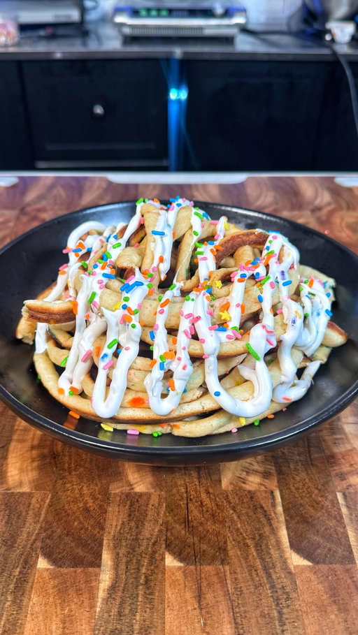 Funfetti Cake Noodles. Comment “recipe” and I’ll DM you the steps to make this at home!