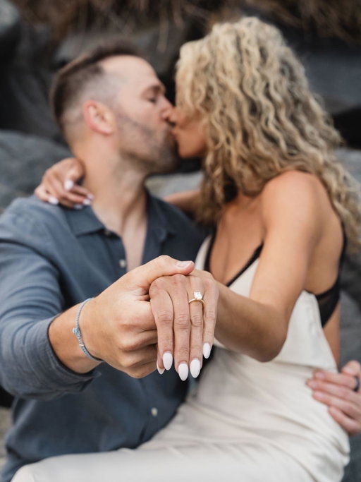 Congratulations to the beautiful couple💍 

We’re so incredibly happy to have been a part of such a special moment. Congratulations to Patriots coach Jeremy Springer proposes to @nbcsboston host @kayb2 

Thank you for trusting us to create a ring that marks the beginning of this exciting new chapter. Wishing you both a lifetime of love and happiness. 🤍