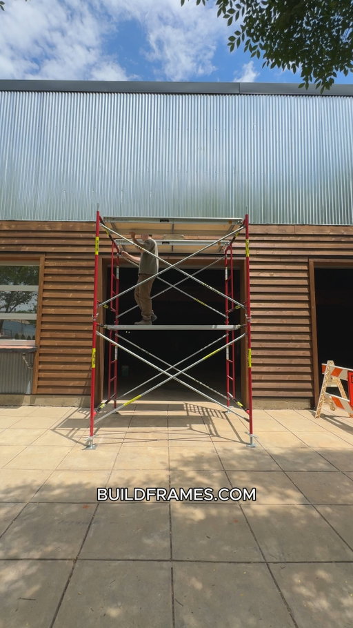 SCAFFLEX provides effortless assembly, saving you valuable time and effort on-site. Build a large-scale setup quickly with no tools required. 🪜