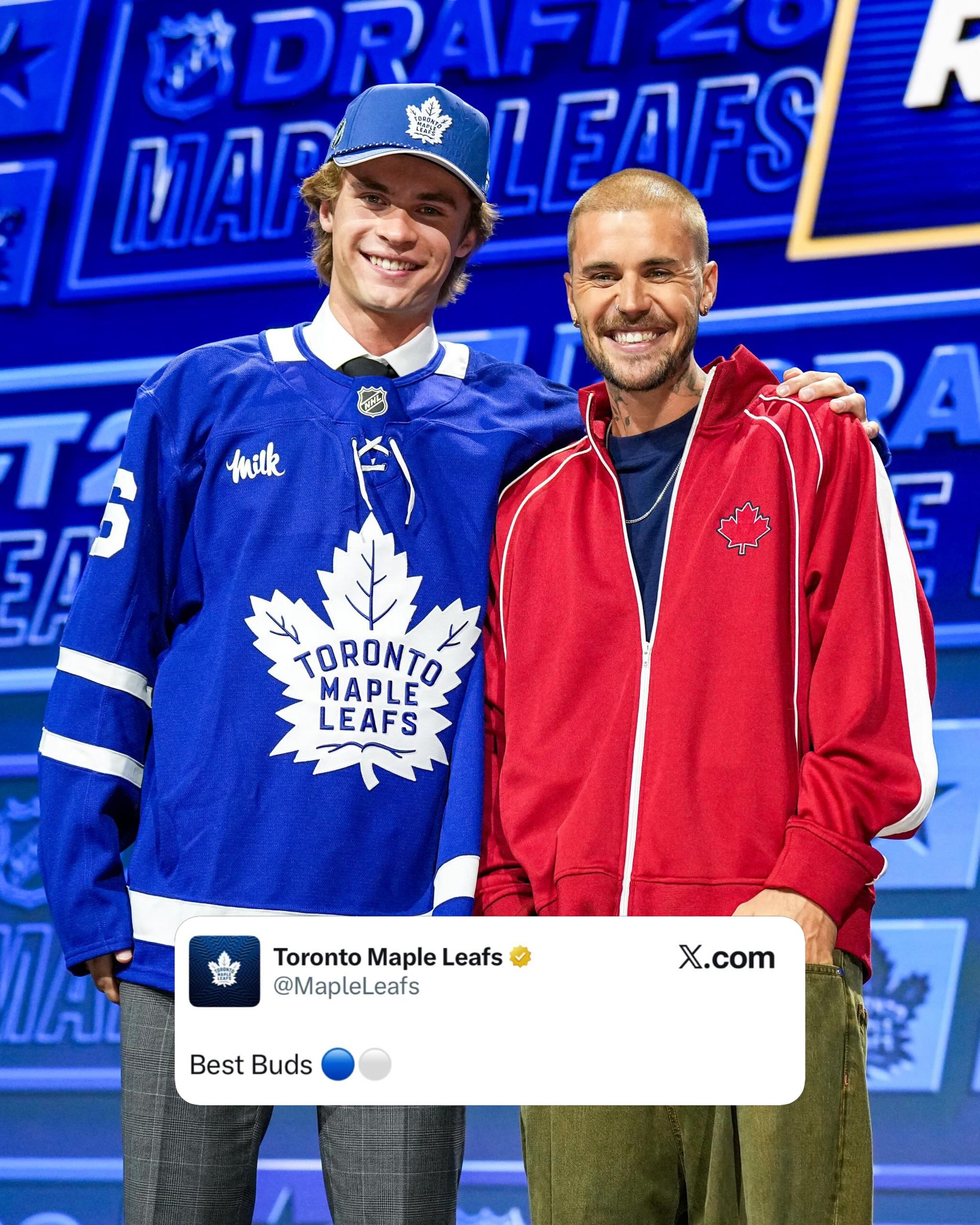 Gavin McKenna and a fan 😁

📸: @mapleleafs