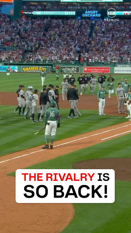 BENCHES CLEAR AT FENWAY 🥊