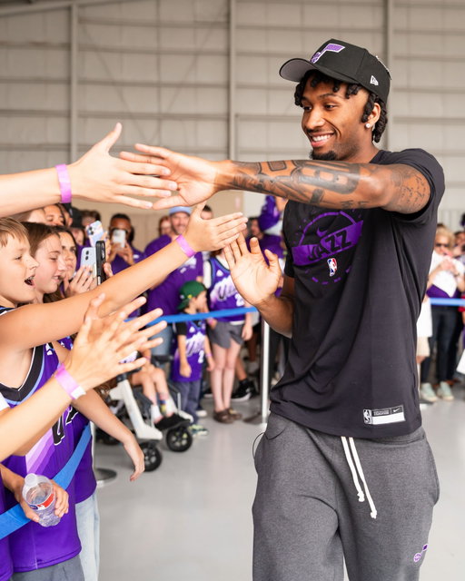 Jazz Nation came through and made sure @darrynp1 was greeted properly 🙂‍↕️🤩

#TakeNote