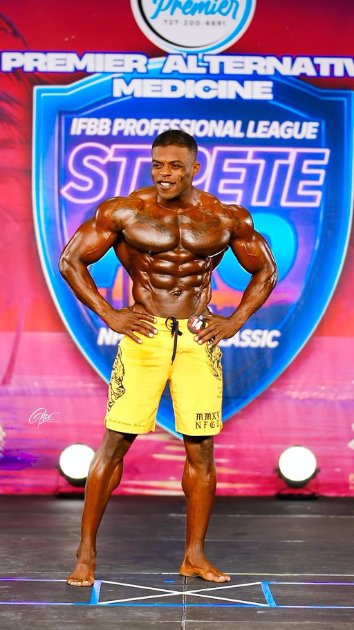 2026 St Pete Pro IFBB Men’s Physique  40+ &35+ Champ
Athlete: @luckylibra213 
Video by @gilcoproductions
