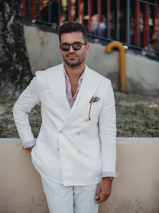 Pitti Uomo Day 3 ☝🏻featuring the @frederics.germany linen shirt „Cipria“ | Werbung

🎥 by @senorkaya 

#pittiuomo #suit