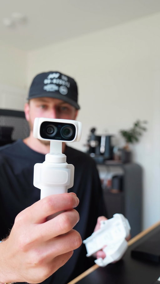 Unboxing the insta360 Luna Ultra 

#unboxingvideo #insta360 #asmr #pocketcamera #camera