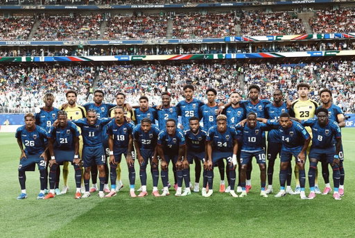 Próxima fase, aqui vamos nós! 🇨🇻🔥

O que estamos a viver é indescritível. Um grupo unido, uma nação inteira a apoiar-nos e uma vontade imensa de mostrar ao mundo a força e a raça cabo-verdiana.

Seguimos juntos. Vamos com tudo! 💙