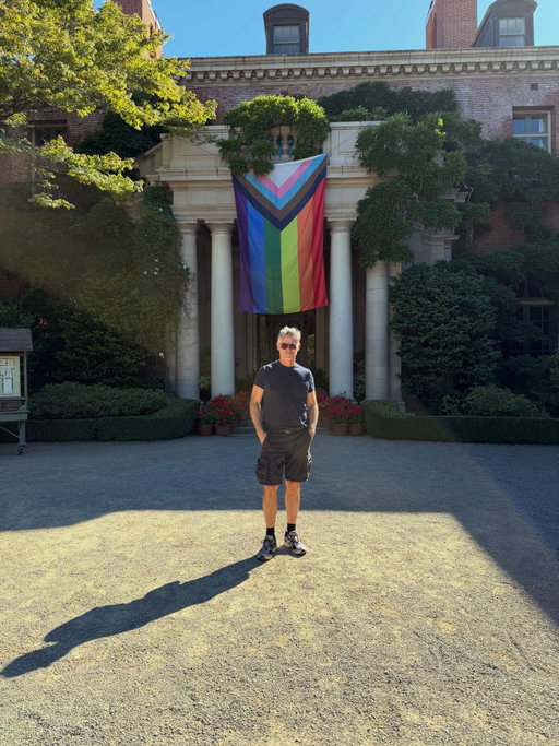 When Pride is found in the most wonderful places ❤️🏳️‍🌈 @filoliestate #happypride #eventproduction The @15l40 team spent almost a week onsite prepping for a fun event. Even with long, hot days, it was a joy to be together in this magnificent setting amongst the soaring trees, blooming flowers and many, many rainbows. 🌈