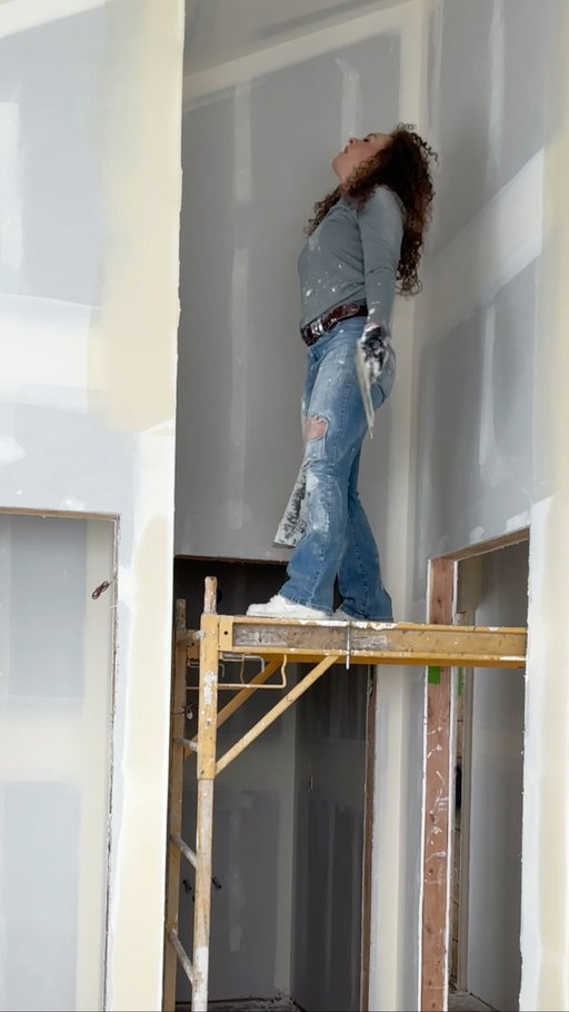 Just another reminder that drywall mud goes wherever it wants… and today, it wanted the floor. 😂😂 #drywall #oneofthosedays #ugh